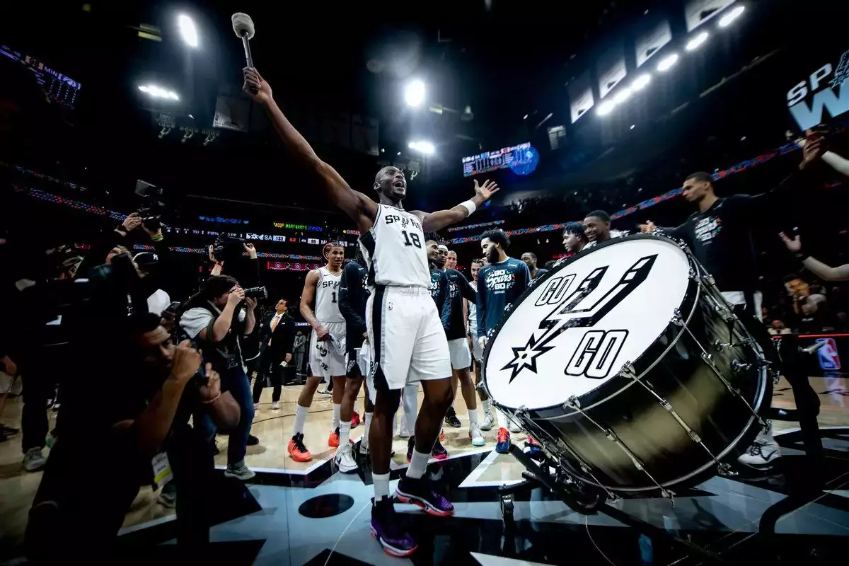 Spurs, Timberwolves’u farklı yendi, seriyi 1-1 yaptı