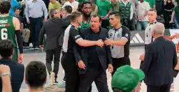Maça damga vuran olay! Ergin Ataman'ı hakemler zor tuttu...