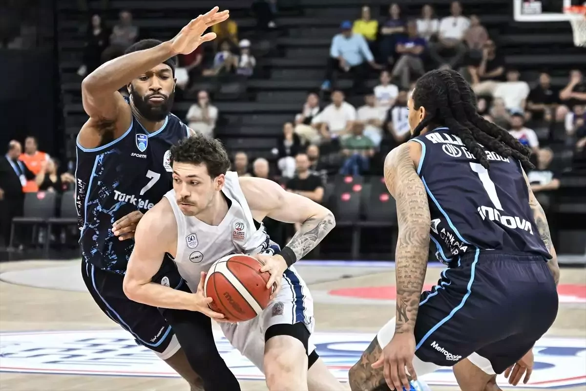 Anadolu Efes - Türk Telekom
