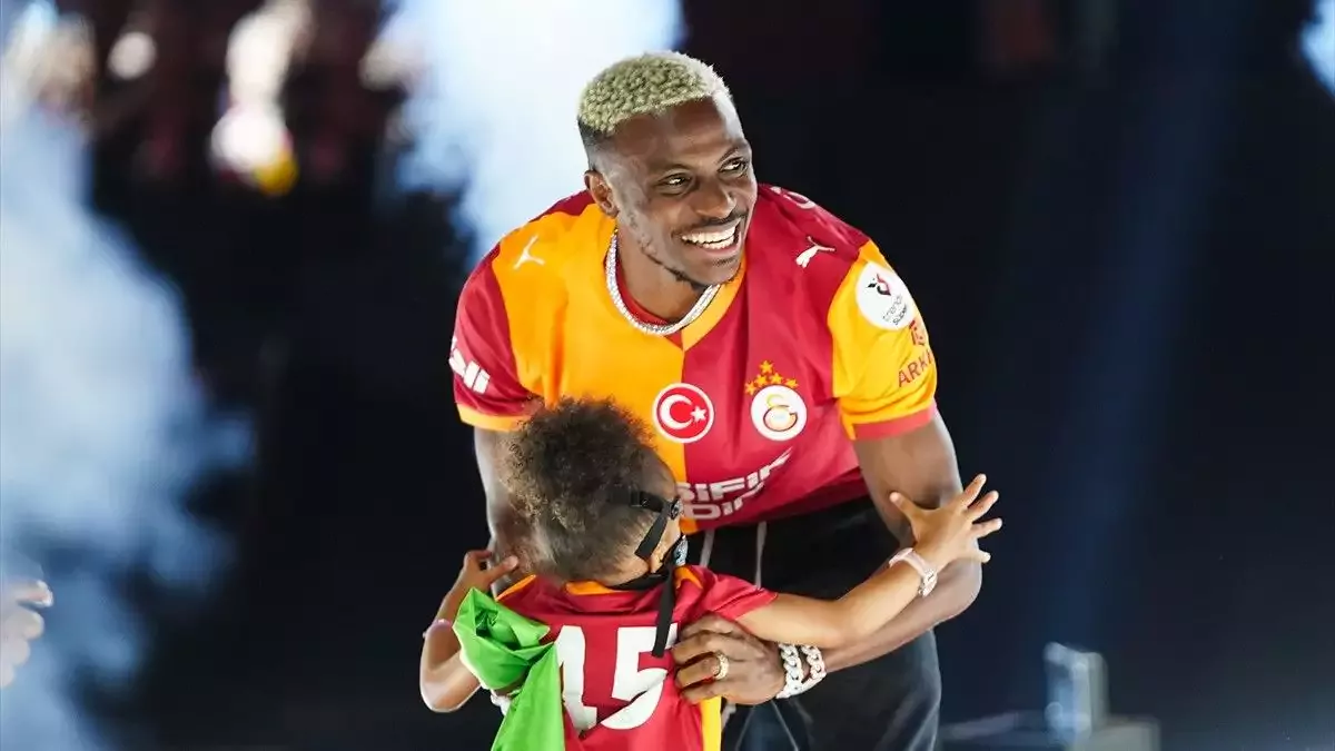 Dursun Özbek açıkladı! Victor Osimhen Galatasaray'da kalıyor