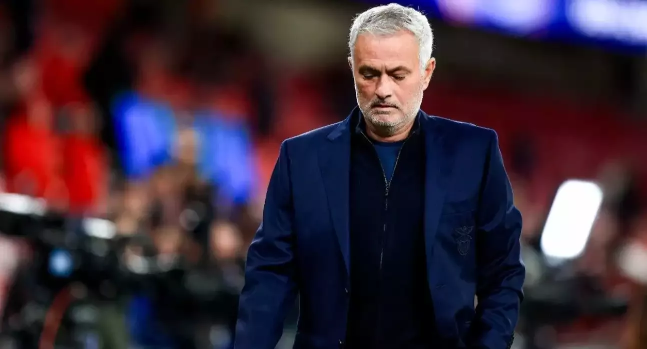 Jose Mourinho önce Fenerbahçe'yi sonra Beşiktaş'ı yaktı! Dev gelir kaçtı