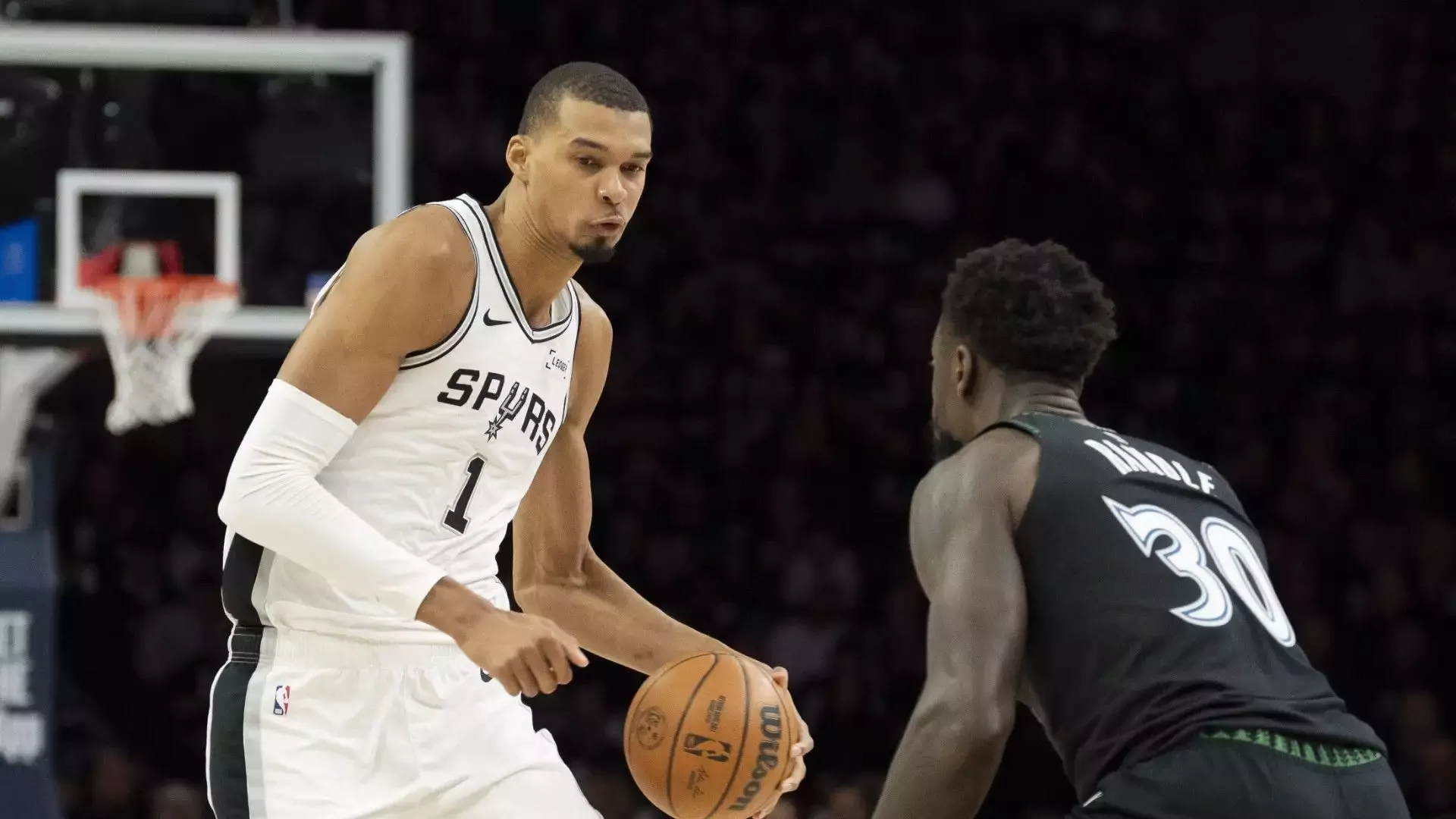 Spurs, deplasmanda Timberwolves'u yıktı: Seride 2-1 öne geçti!