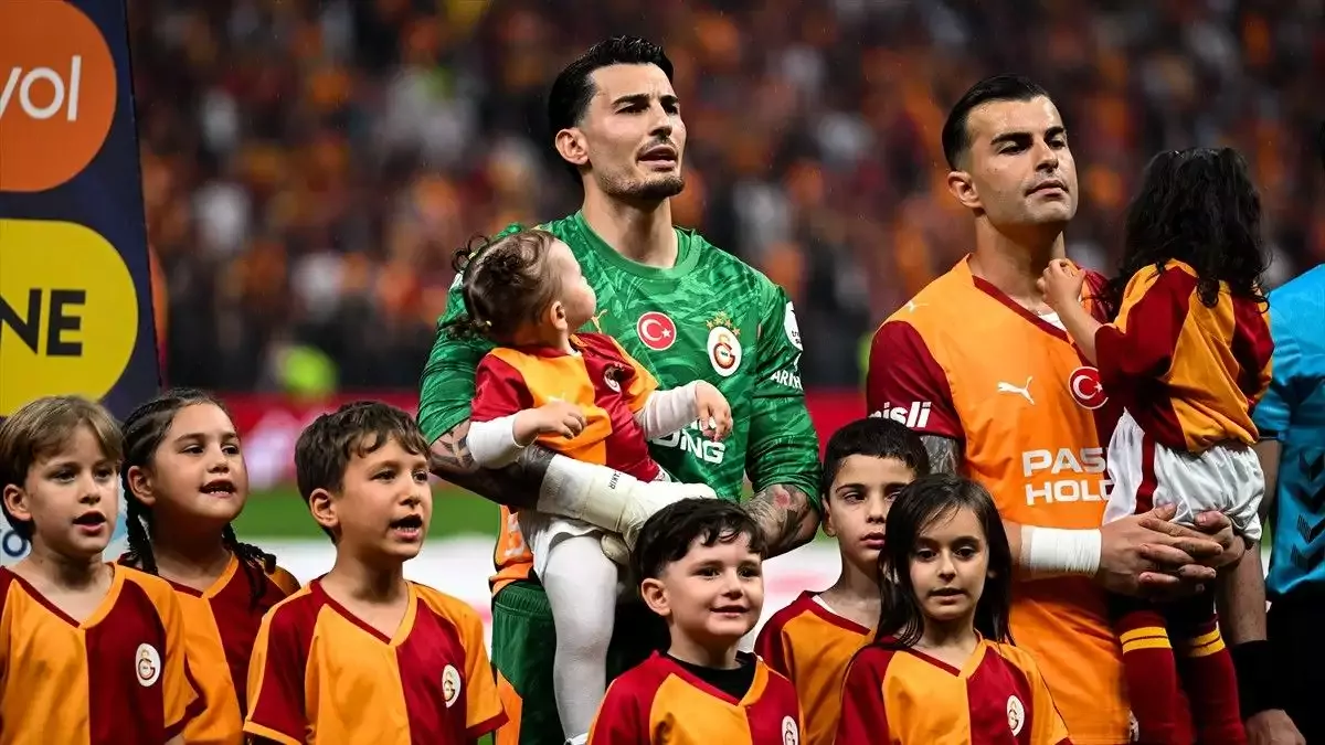 Uğurcan Çakır'dan Trabzonspor açıklaması: "Konuşulacak çok şey var da..."