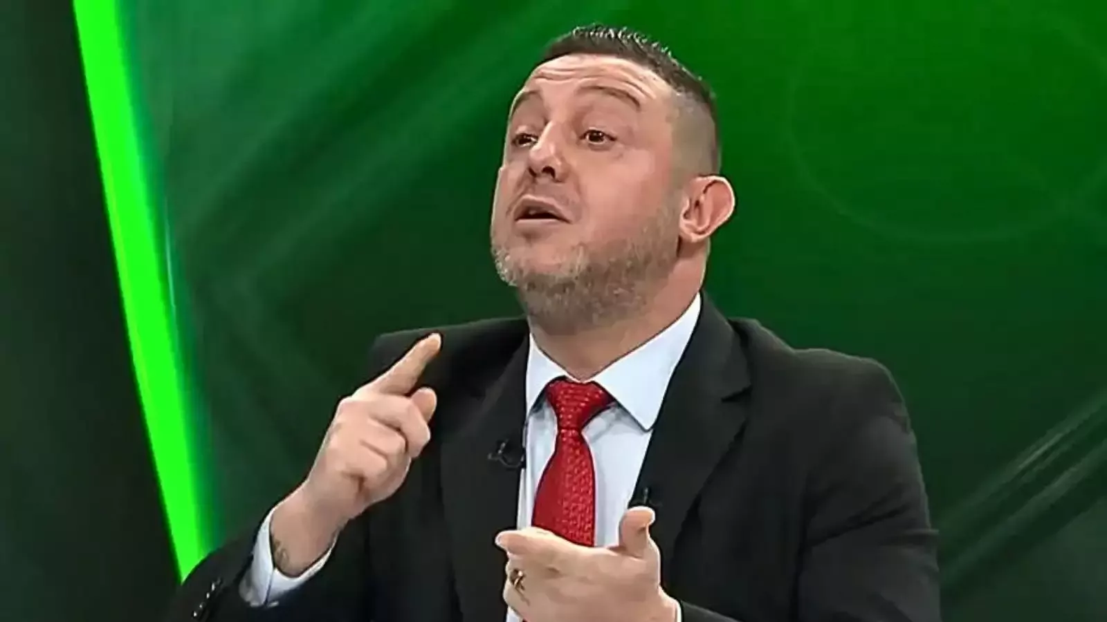 Nihat Kahveci: "Bir santim öne oynadığı her topu kaybeder mi ya!"