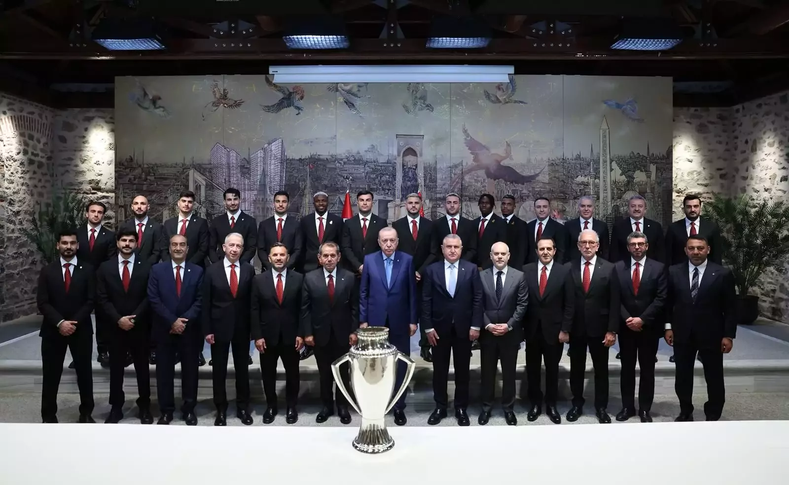 Cumhurbaşkanı Erdoğan Galatasaray Futbol Takımı'nı kabul etti