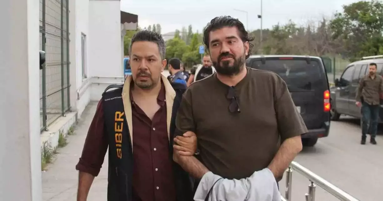 Yasa dışı bahis soruşturmasında gözaltına alınan Rasim Ozan Kütahyalı çıkartıldığı mahkeme tarafından tutuklandı