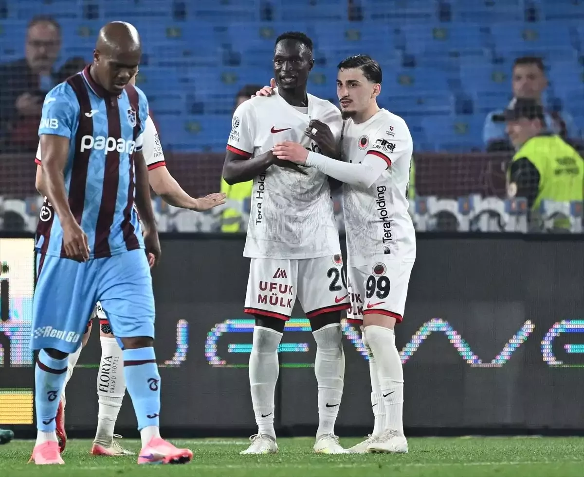 Anthony Nwakaeme, Trabzonspor ile son lig maçına çıktı