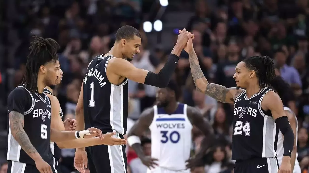 Spurs, Timberwolves serisinde öne geçti!