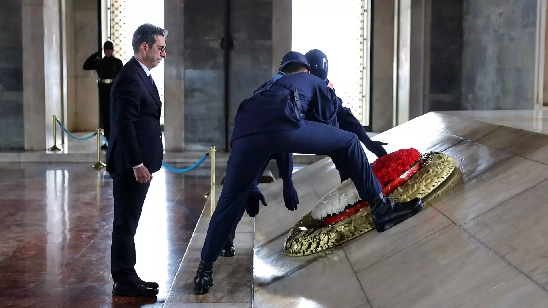 Fenerbahçe Divan Kurulu'ndan Anıtkabir'e ziyaret