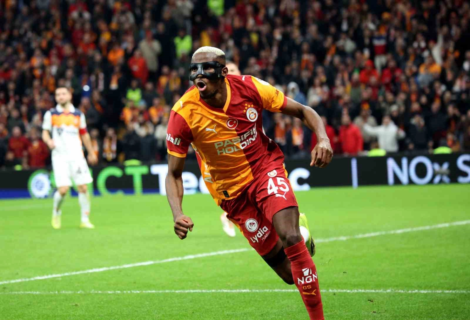 Ayrılık iddiaları endişe yaratmıştı! Osimhen'den açıklama geldi...