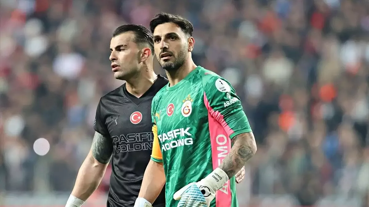 Galatasaray'da kaleci rotasyonu değişiyor! Günay ve Batuhan'ın yerine gelecek isimler belli oldu