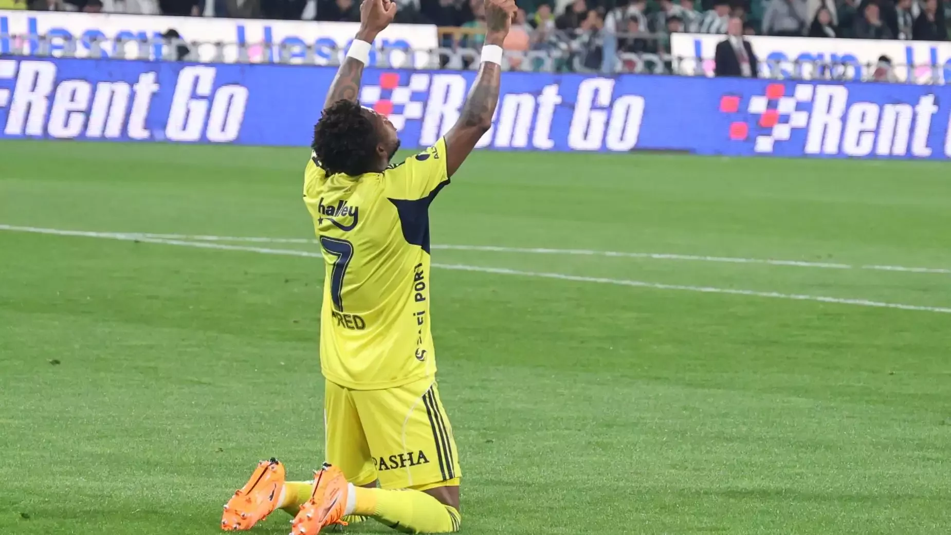 Fenerbahçe deplasmanda Konyaspor'u farklı geçti!
