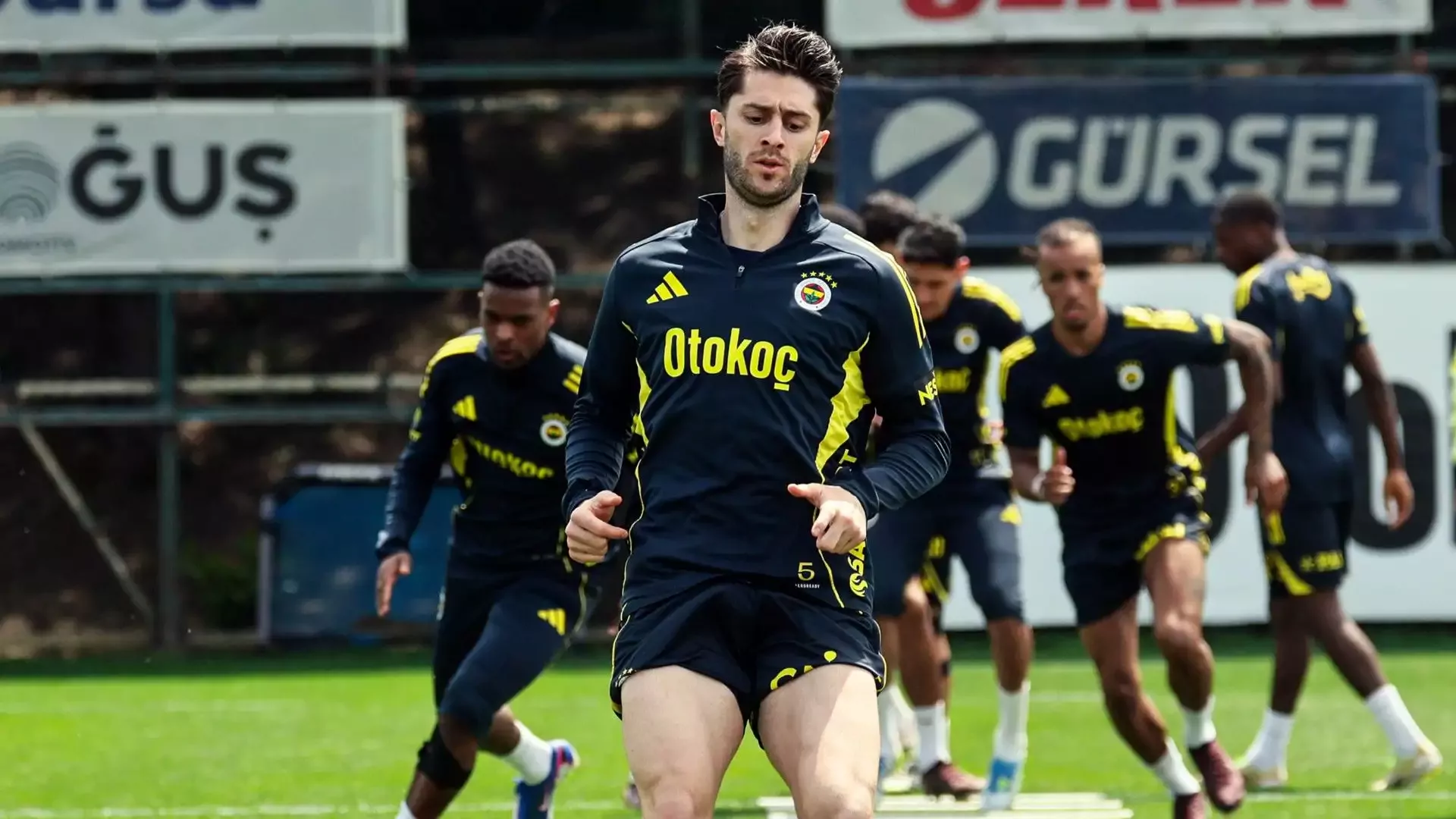 Fenerbahçe'nin Konyaspor maçı kamp kadrosu belli oldu! 3 eksik...