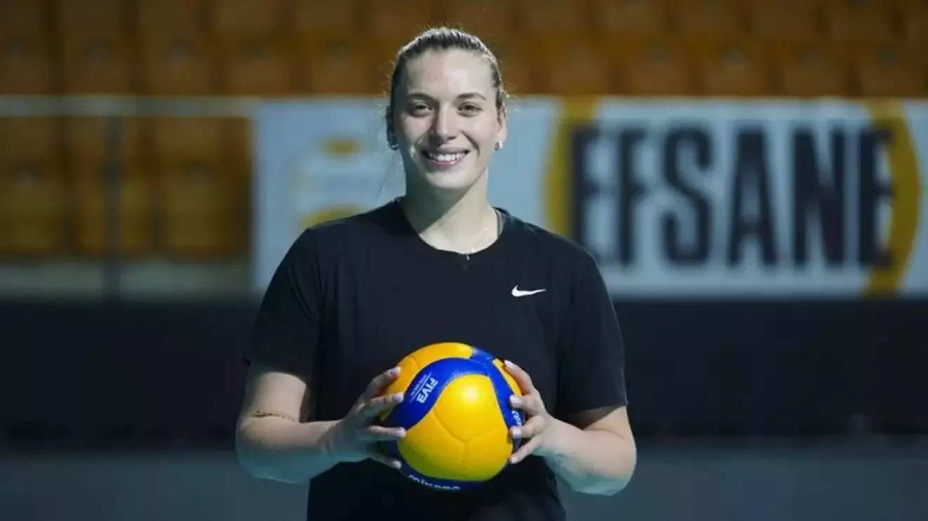 VakıfBank'ta Cansu Özbay'ın isteği CEV Şampiyonlar Ligi'nde Türk finali