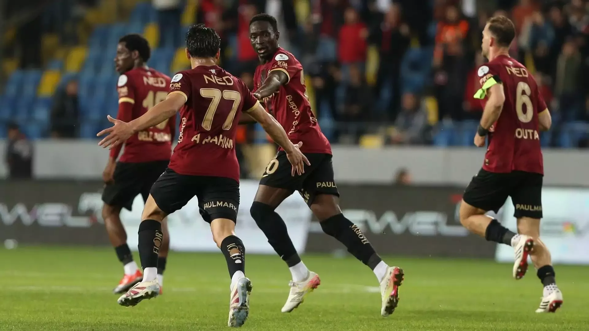 Gençlerbirliği 2-0'dan döndü, düşme hattından çıkmayı başardı!