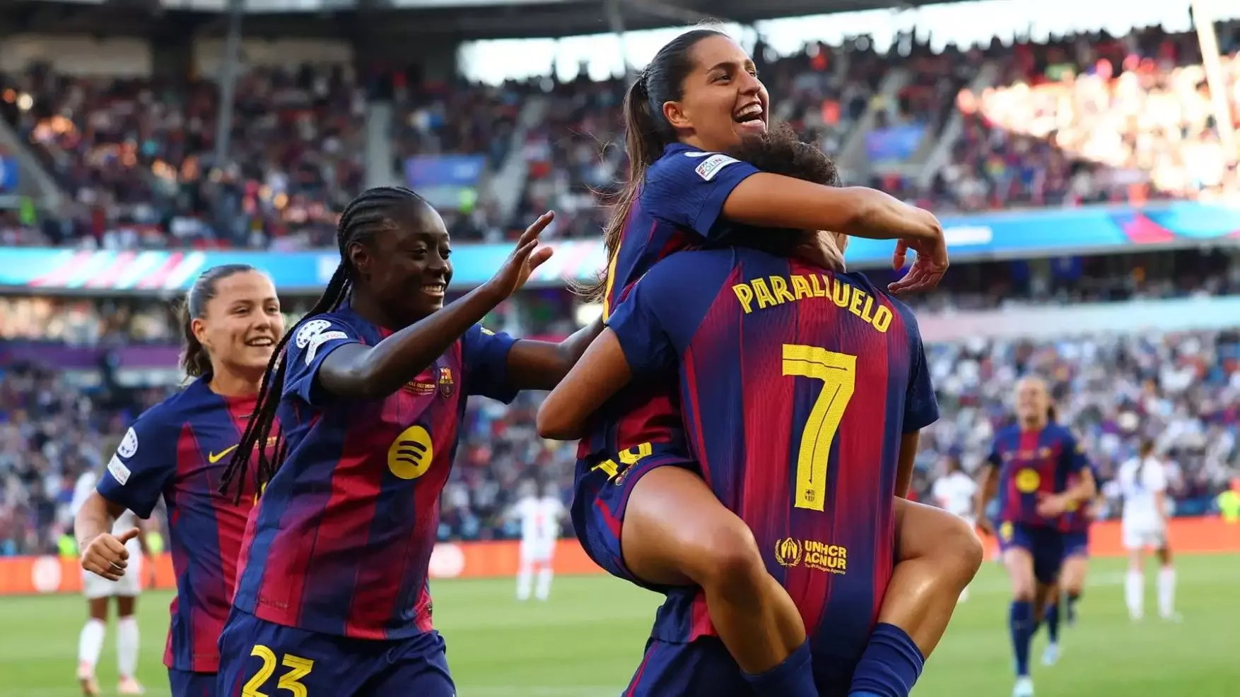 Barcelona, Lyon’u 4 golle ezip kupayı aldı