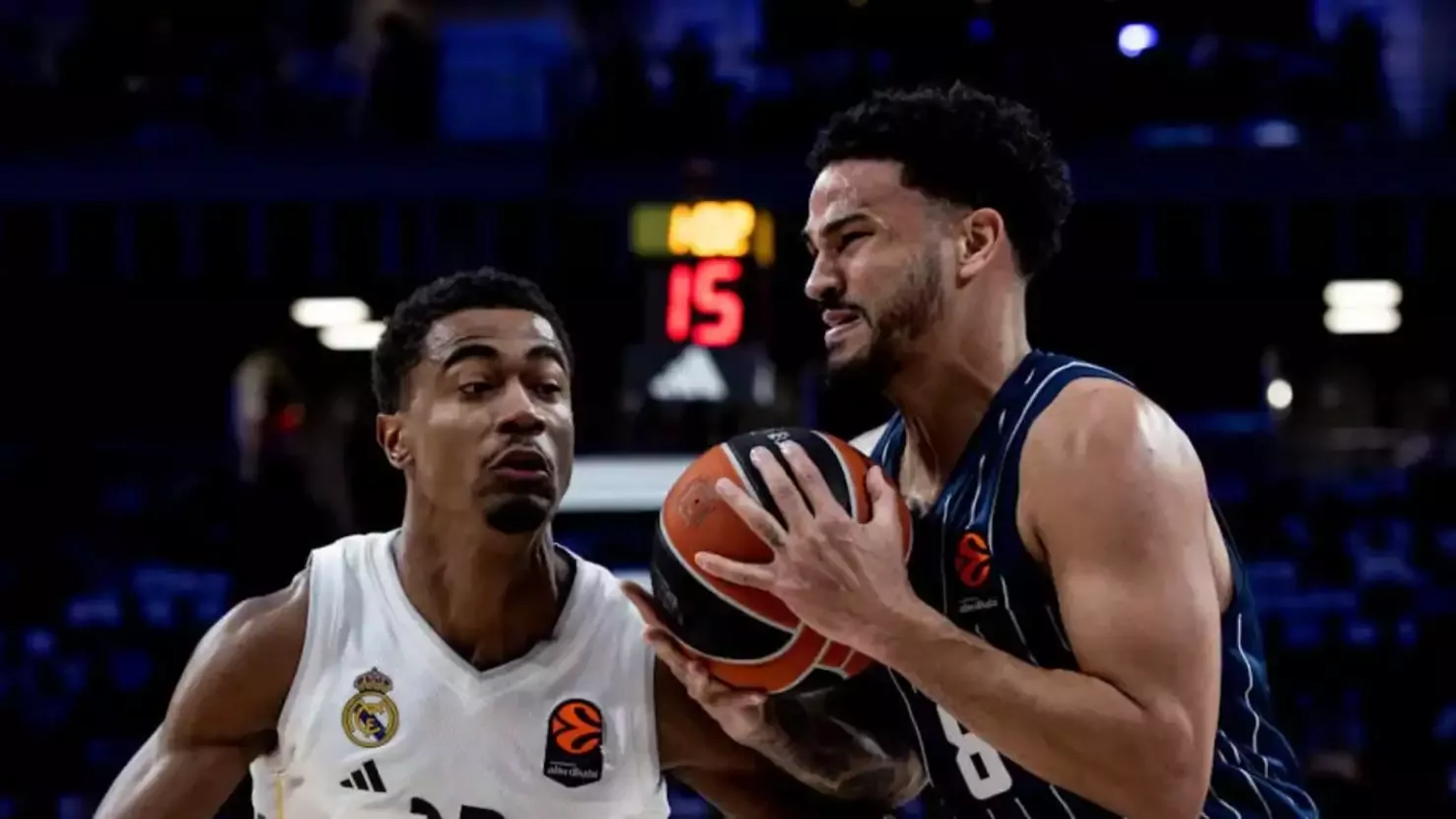 Anadolu Efes'te sürpriz ayrılık! Sözleşmesi bitmeden...