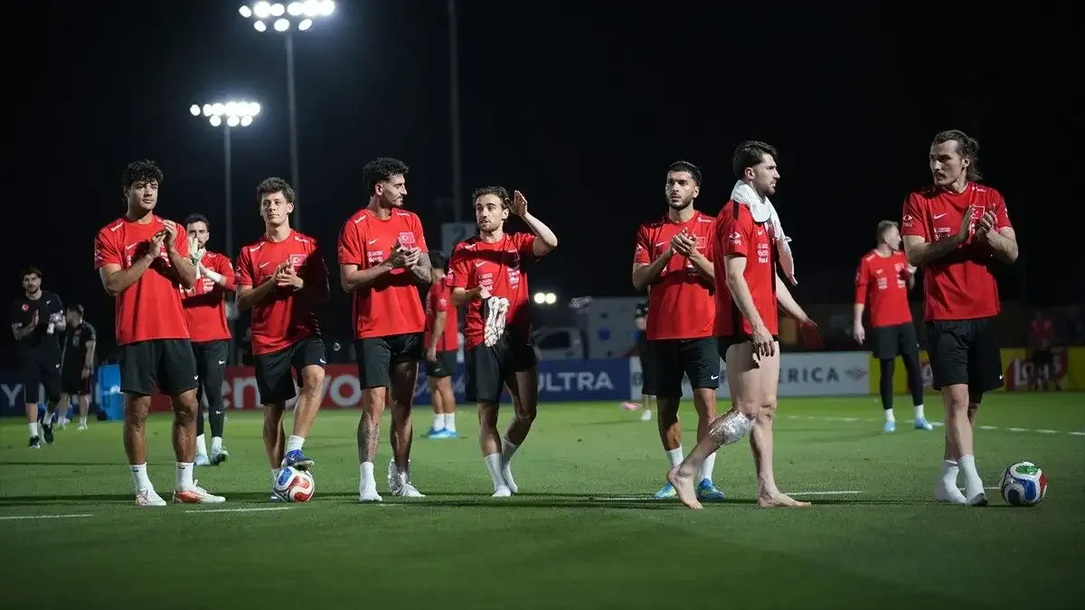 A Milli Futbol Takımı, Arizona'daki ilk idmanını taraftar eşliğinde yaptı
