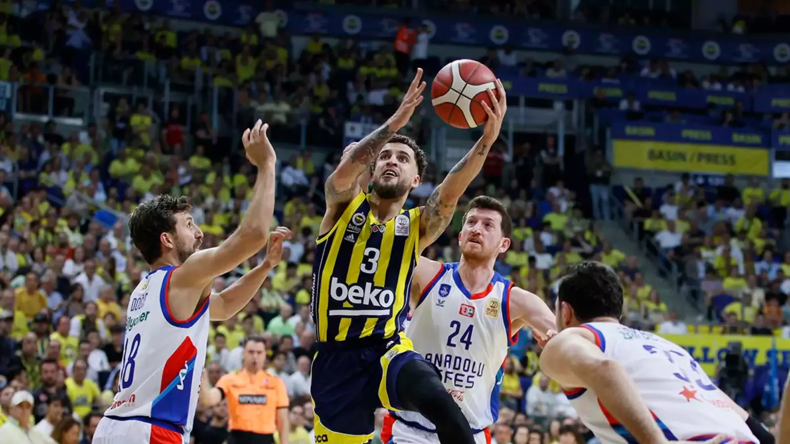 Dev derbide perde açılıyor! Yarı final heyecanı başlıyor