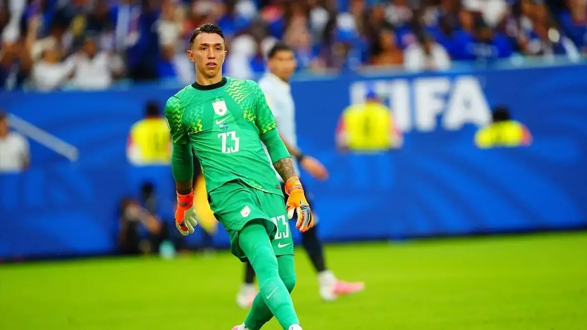 Muslera, Dünya Kupası'nda öyle bir gol yedi ki! Bielsa oyundan çıkardı