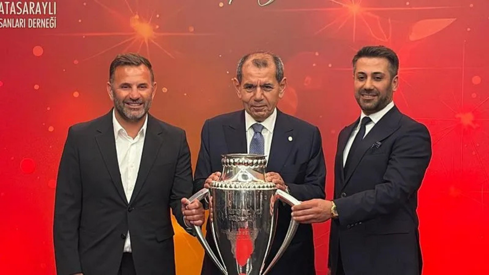 Galatasaray’da Okan Buruk kararı! Yeni sözleşme ve kadroda b