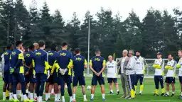 Fenerbahçe yönetimi futbolcularla buluştu