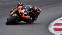 Deniz Öncü, Moto2 Hollanda yarışında kaza yaptı!