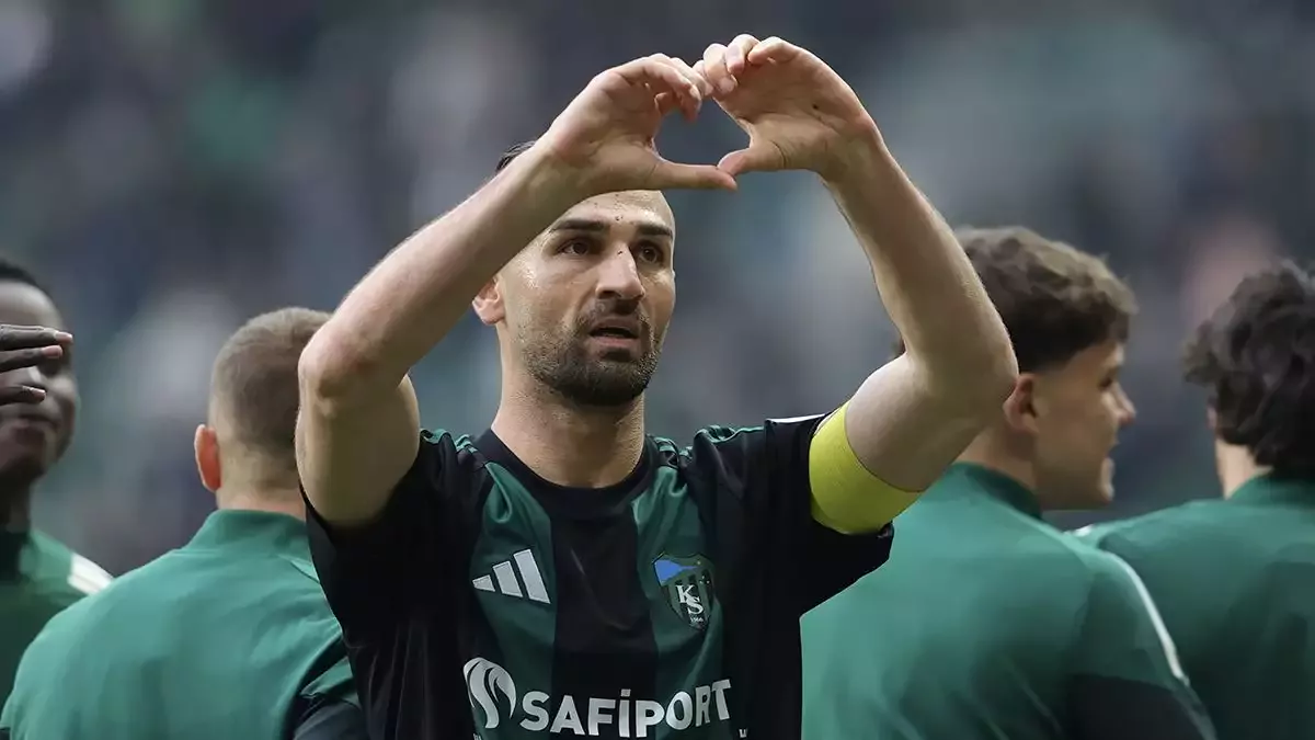Kocaelispor'dan ayrılan Serdar Dursun'a Süper Lig ekibinden kanca!