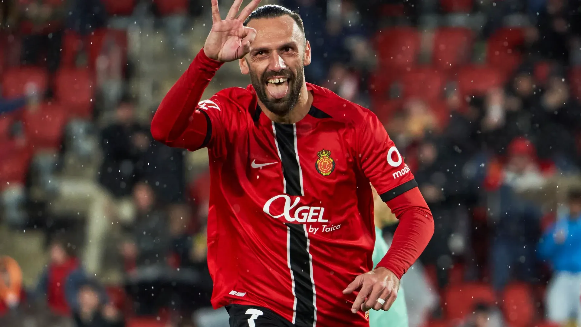 Fenerbahçe'de Vedat Muriqi geri dönüyor! Bonservisi ve imza 