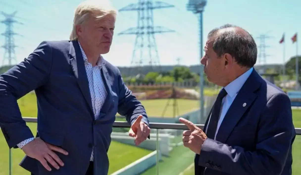 Oliver Kahn'dan Dursun Özbek'e ziyaret: "Bazı projeler üzerinde konuştuk"