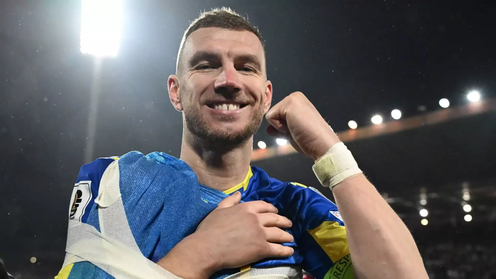 Edin Dzeko'dan Bosna Hersek'teki çocuklara mektup