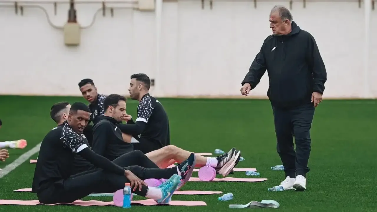 Fatih Terim gitti, o kaldı: Yıldız isim bir yıl daha Al Shabab'da