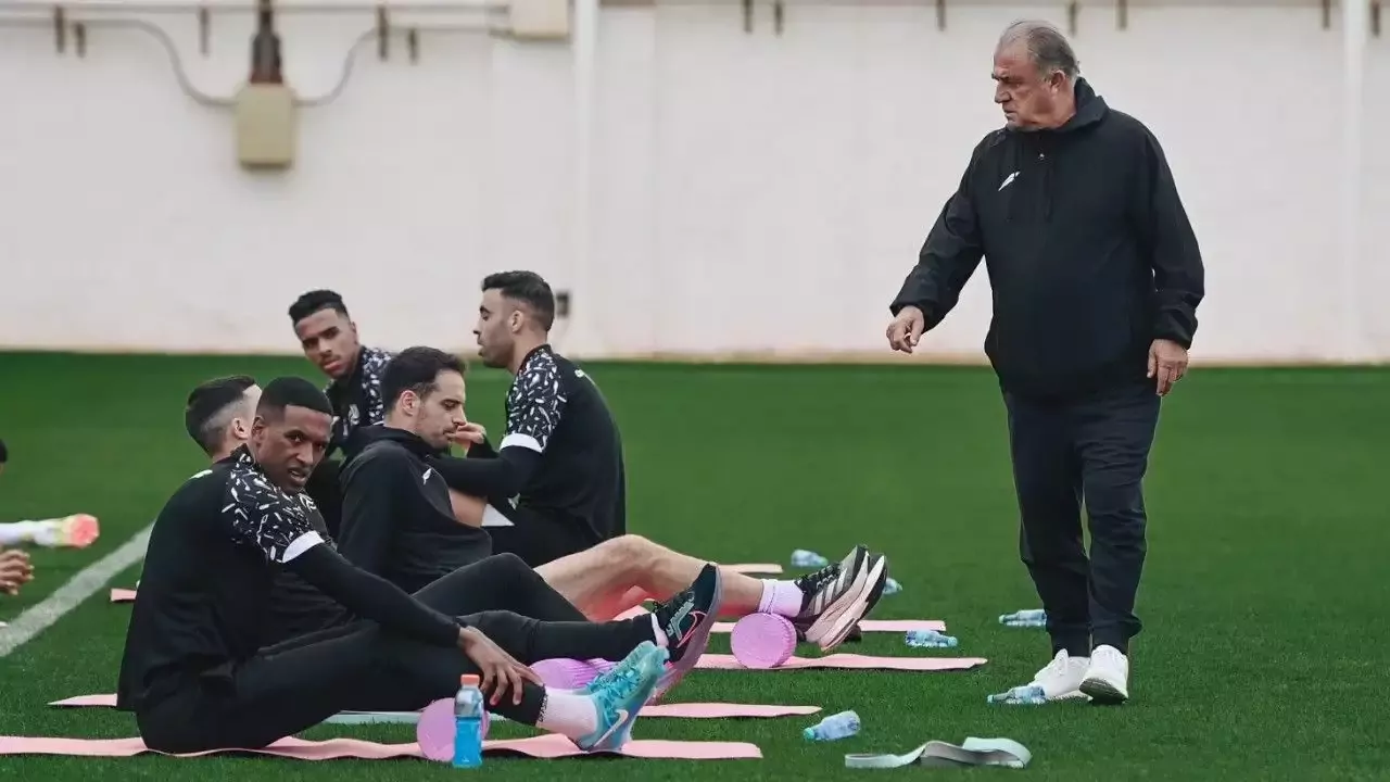 Fatih Terim gitti, o kaldı: Yıldız isim bir yıl daha Al Shabab'da