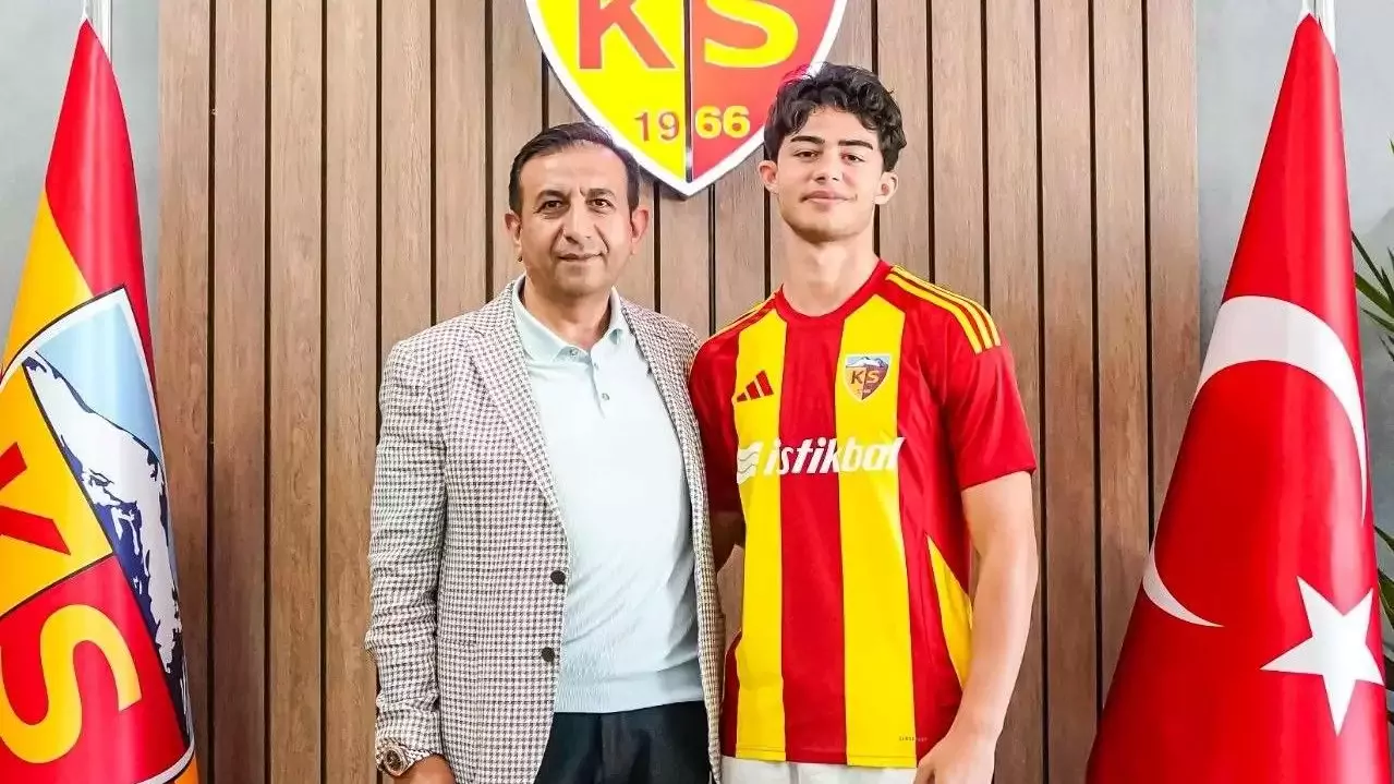 Kayserispor, genç futbolcusu Kayra Cihan ile sözleşme yeniledi