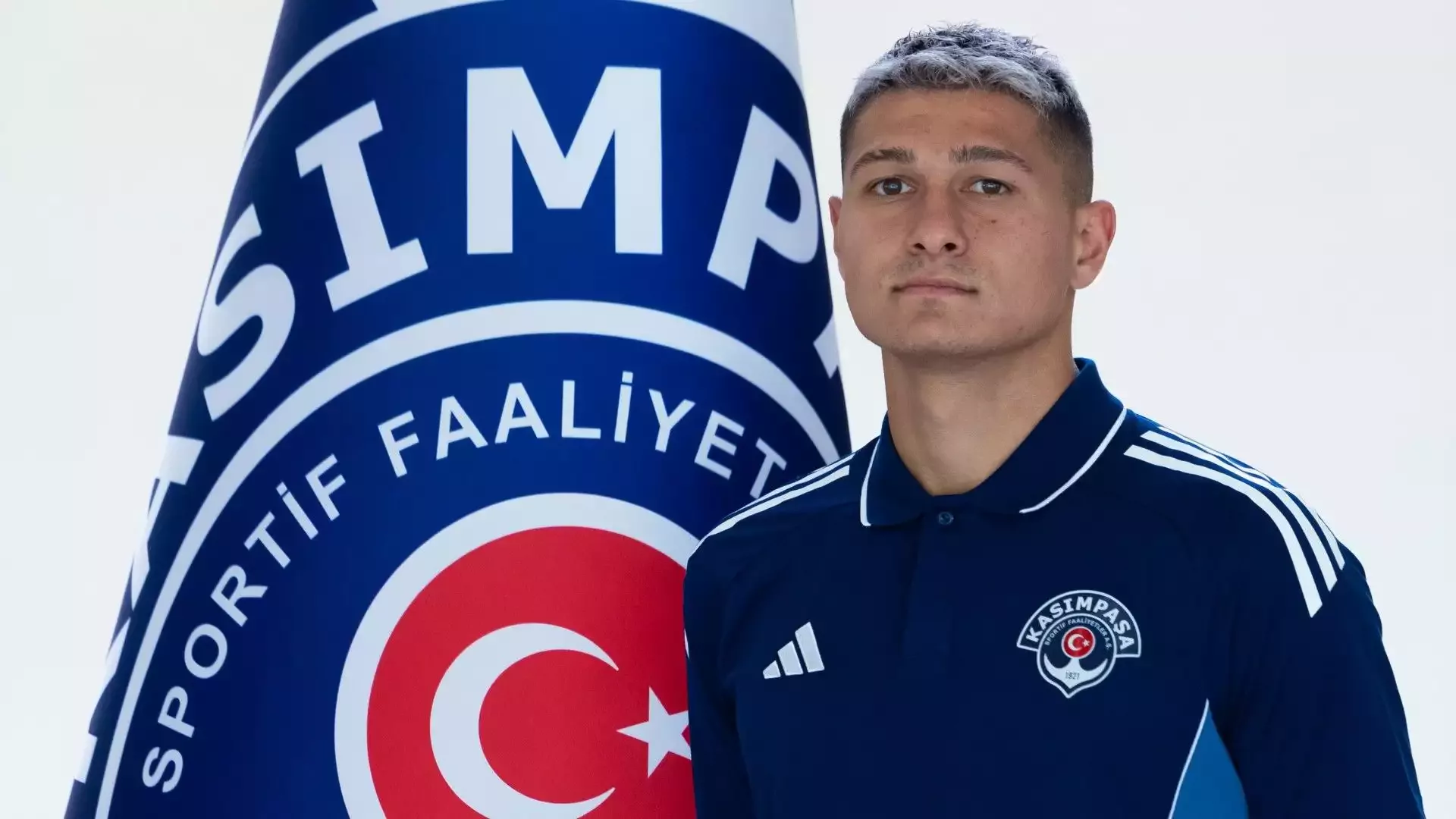 Kasımpaşa, Emirhan Boz'u transfer etti