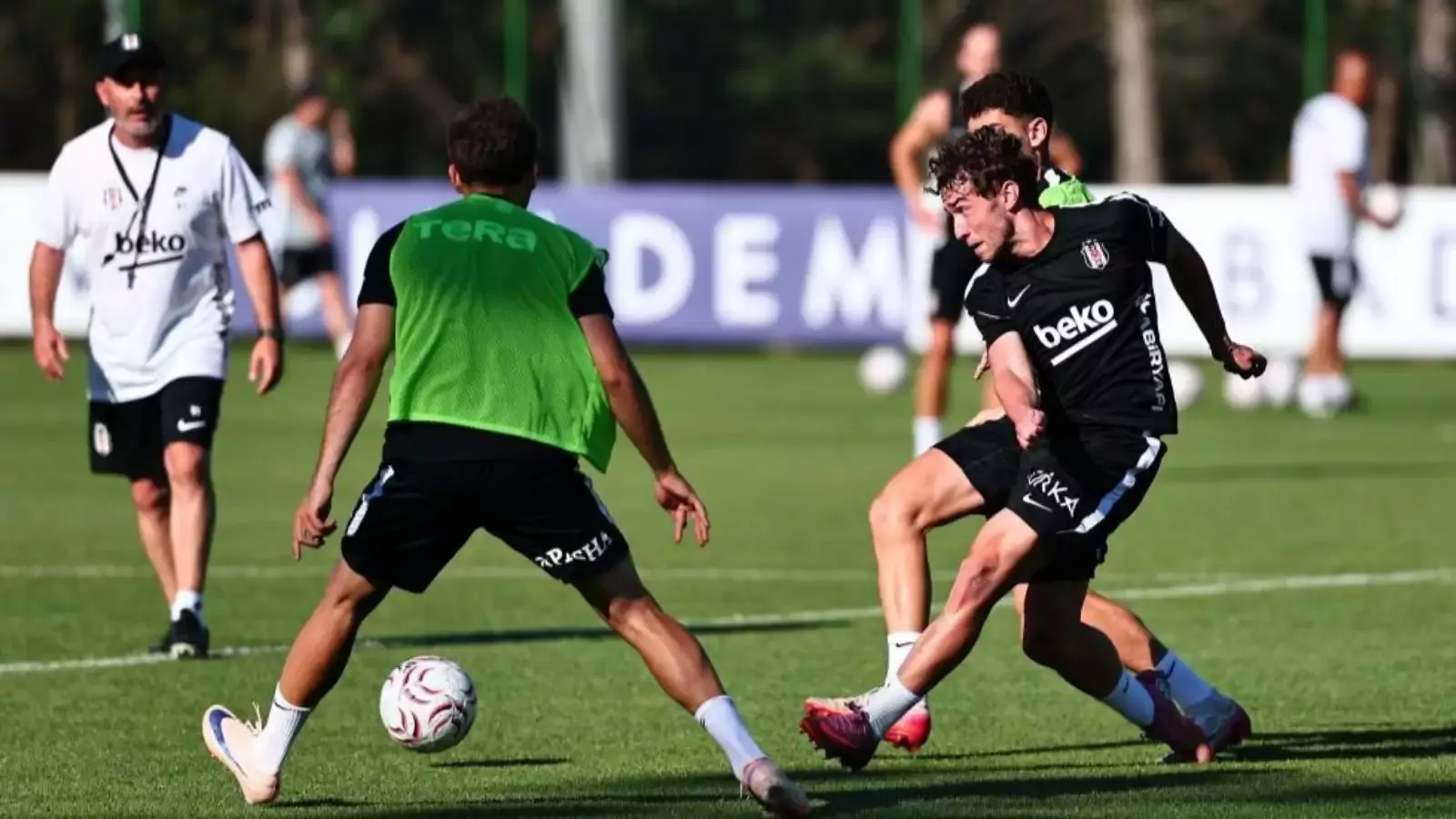 Beşiktaş, Bratislava'ya gidiyor