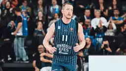 Anadolu Efes'te Rolands Smits ile yollar ayrıldı