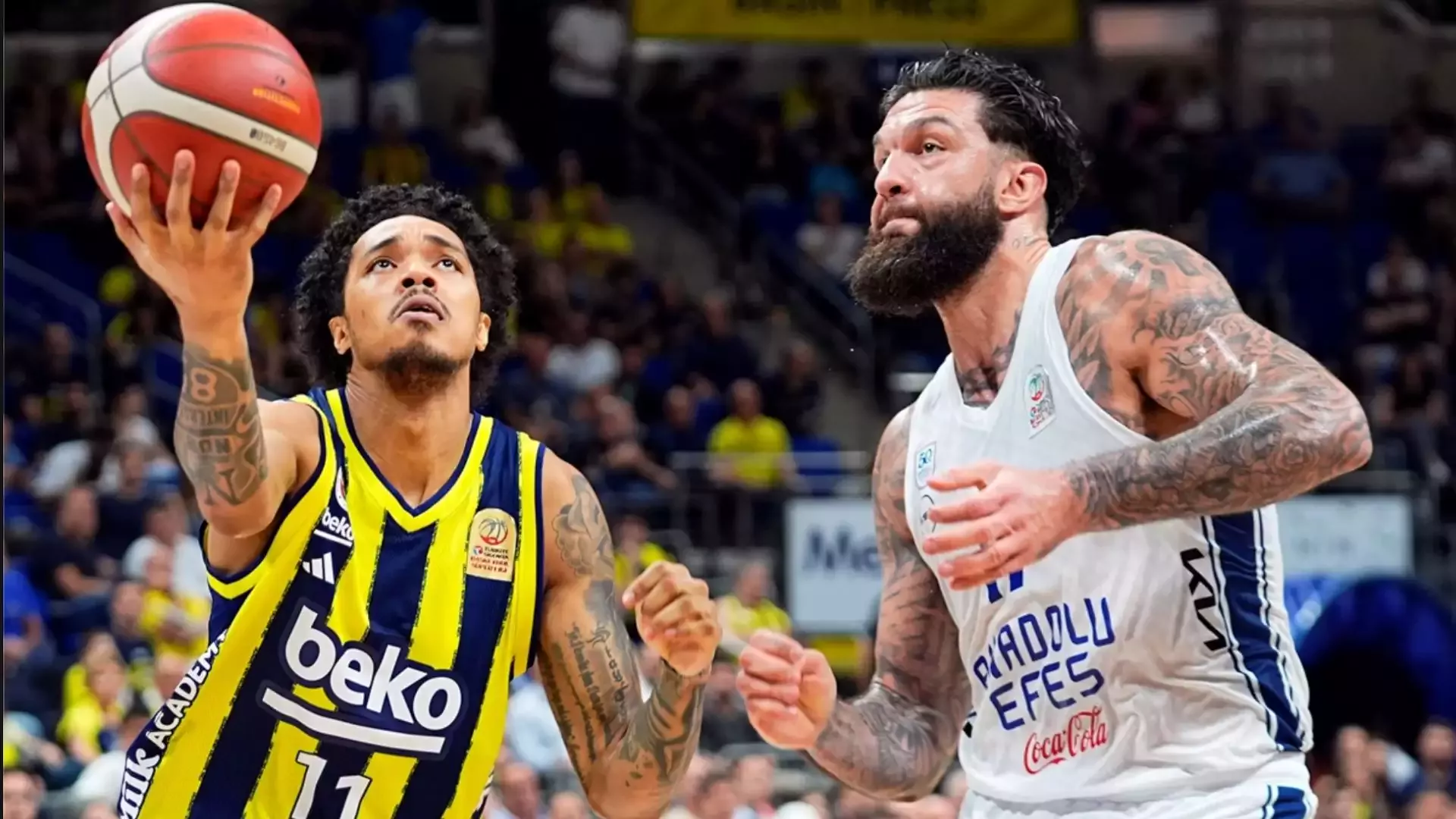 Fenerbahçe Beko Anadolu Efes'i yenerek seride 1-0 öne geçti!