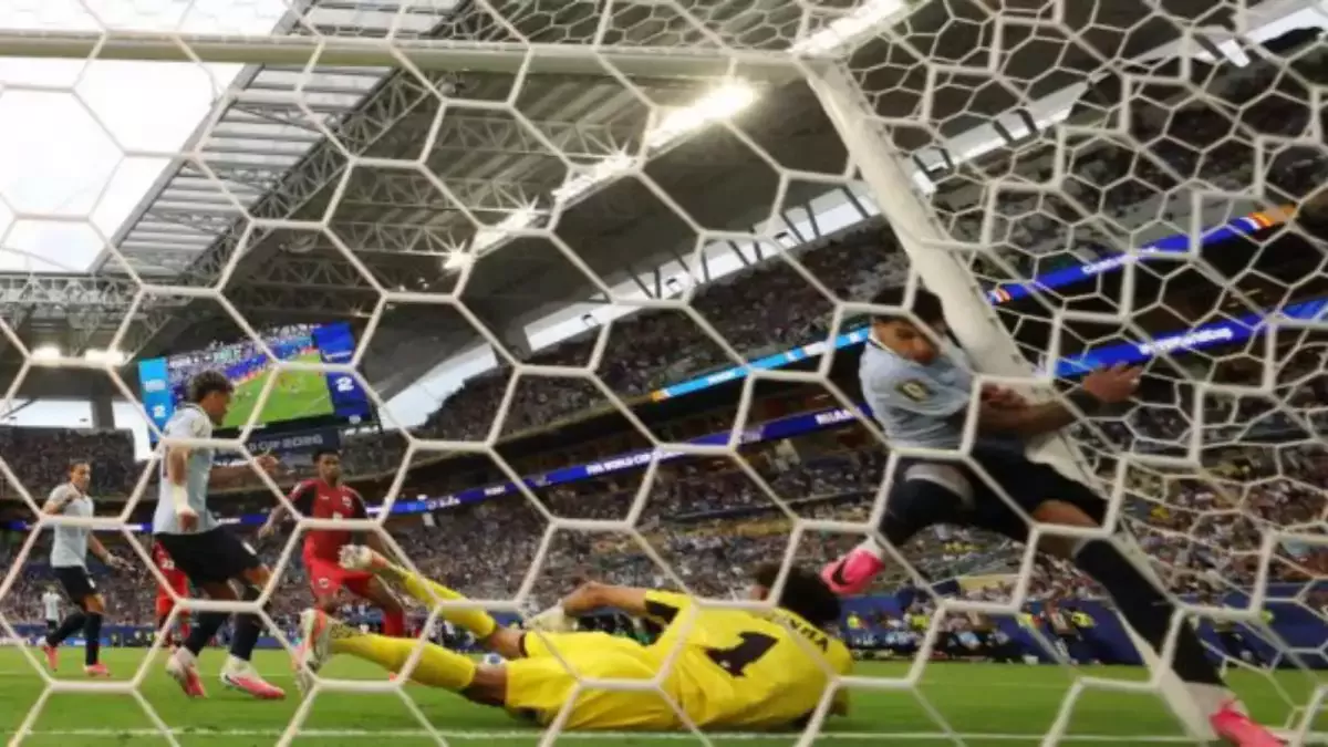 Uruguay kampında kriz: Bielsa ve oyuncular arasında gerilim iddiası