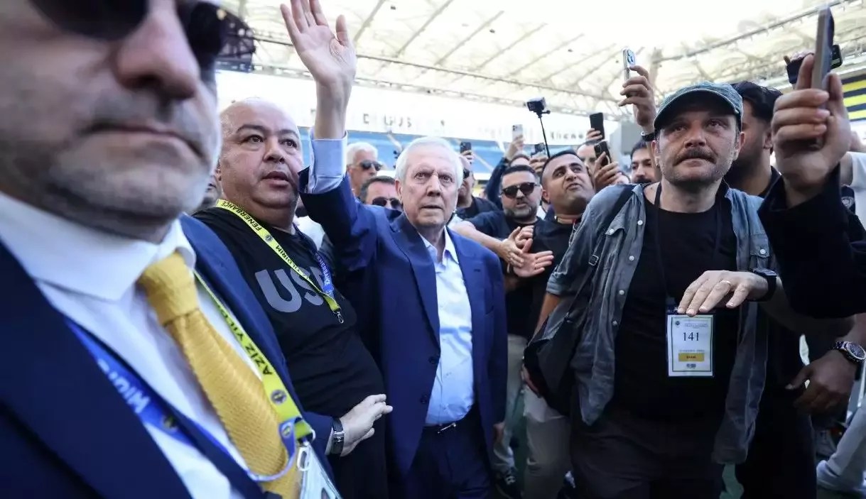 Fenerbahçe'de kritik toplantı! Aykut Kocaman'ın Kaderini oylama belirleyecek