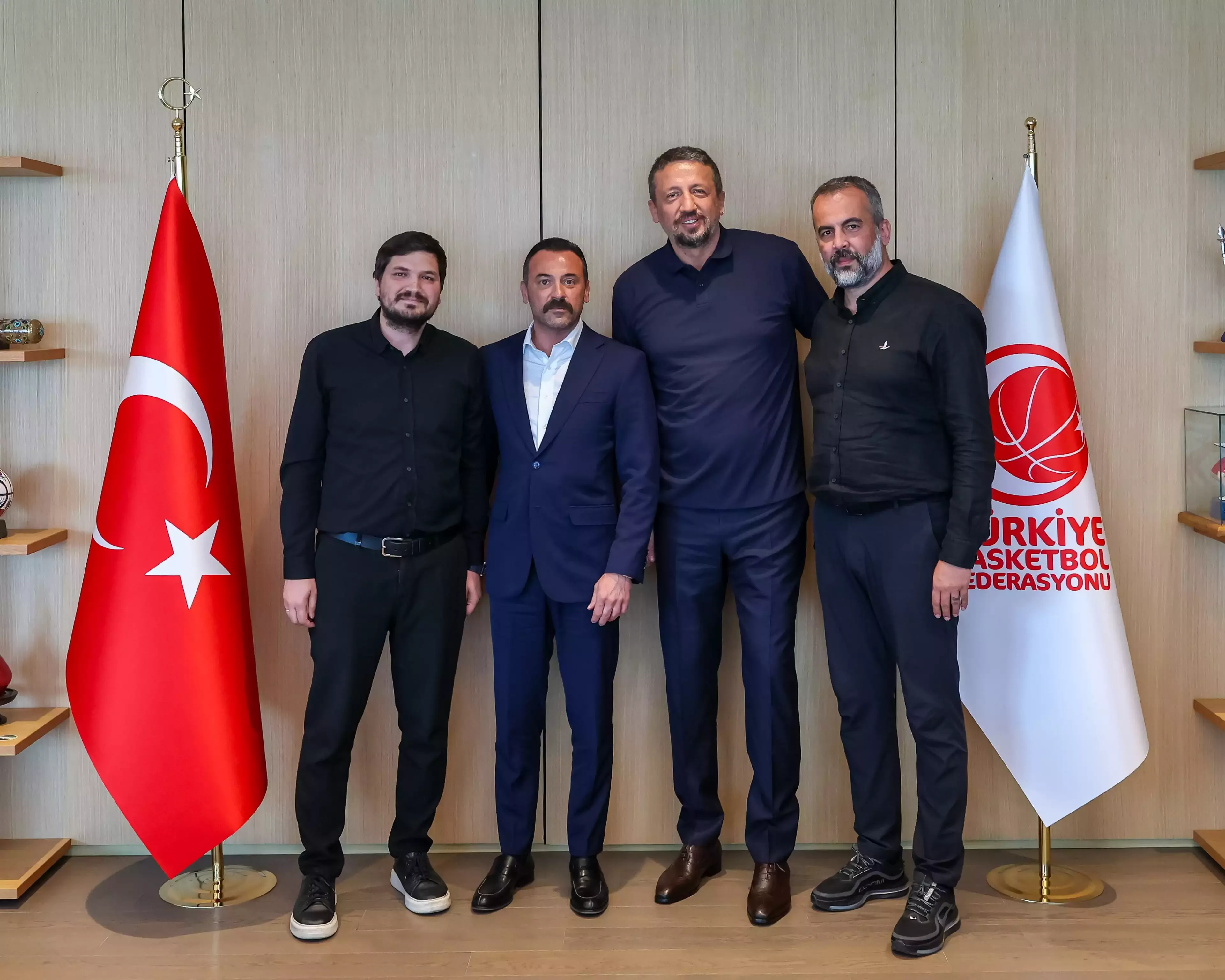 Galatasaray'dan TBF Başkanı Türkoğlu'na ziyaret