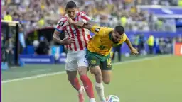 Avustralya ve Paraguay el ele son 32 turunda!
