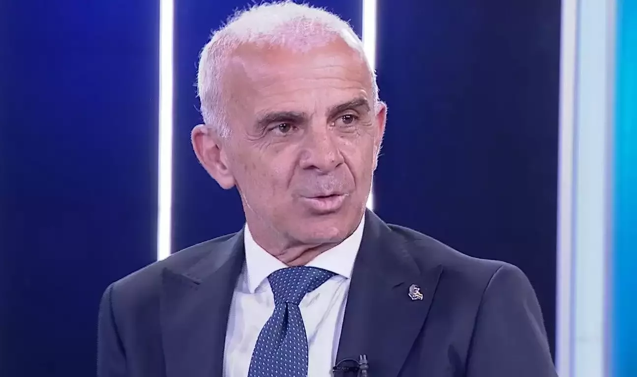 Fenerbahçe'nin yeni futbol direktörü Oğuz Çetin oldu
