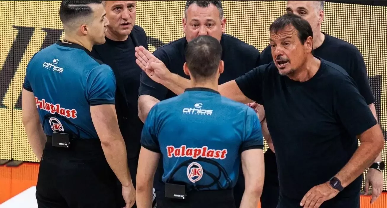 Ergin Ataman çılgına döndü, oyundan atıldı