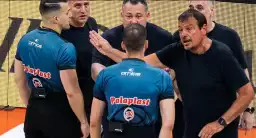 Ergin Ataman çılgına döndü, oyundan atıldı