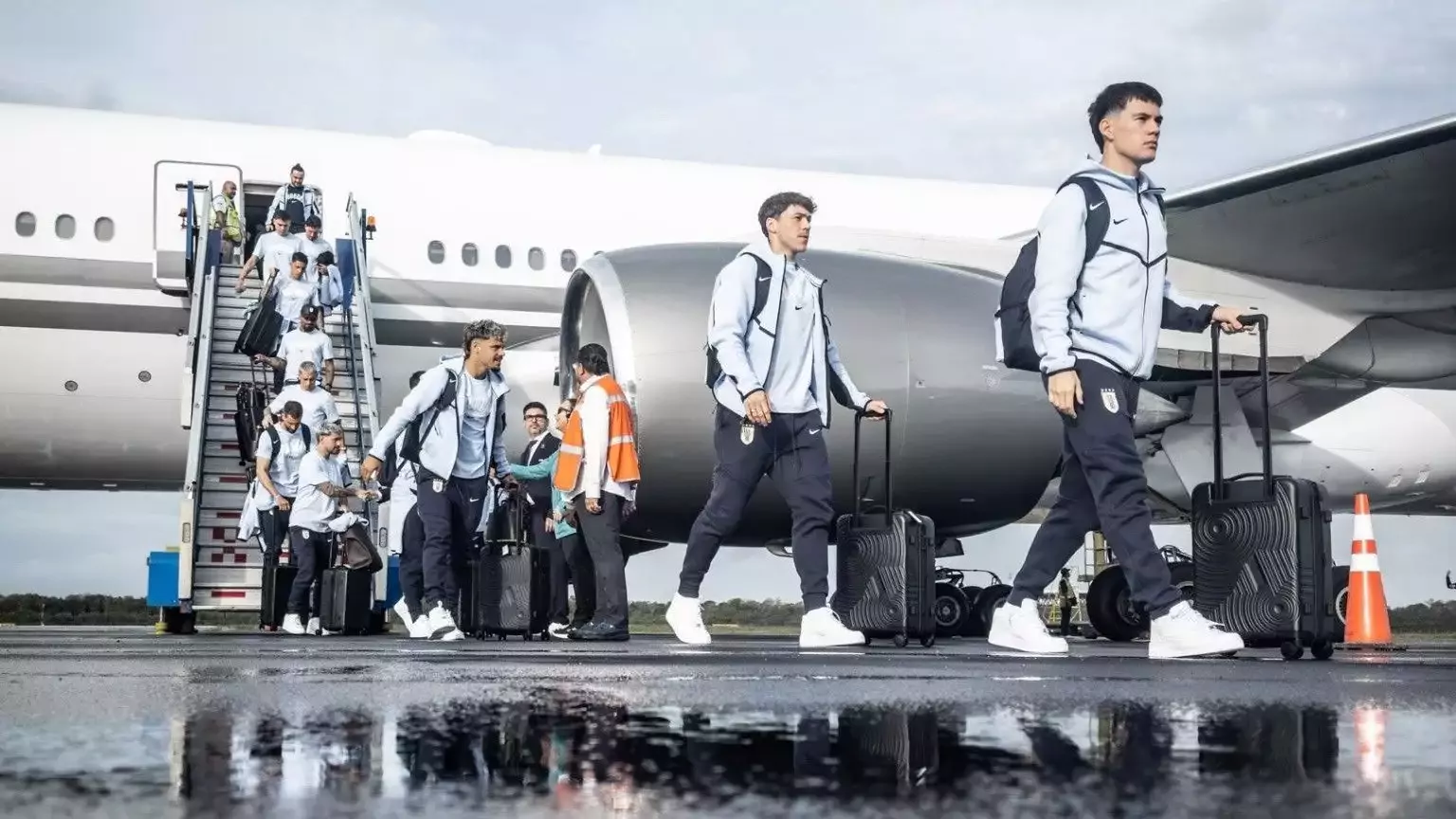 Dünya Kupası'nda yeni skandal: Uruguay ülkeye alınmadı!