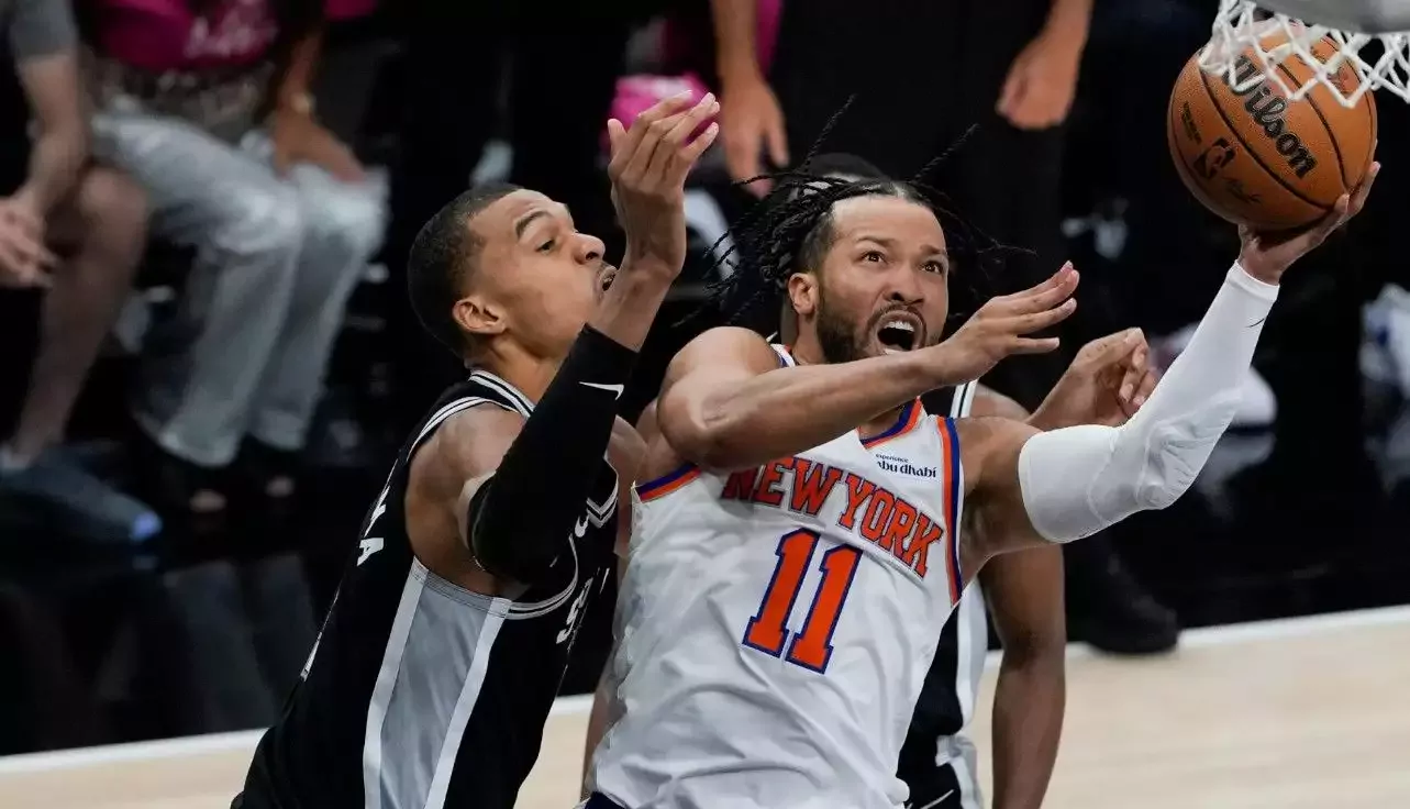 New York Knicks final serisine galibiyetle başladı, bir ilke imza attı
