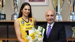 VakıfBank'ta Derya Cebecioğlu ile yollar ayrıldı!