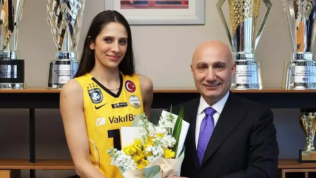VakıfBank'ta Derya Cebecioğlu ile yollar ayrıldı!