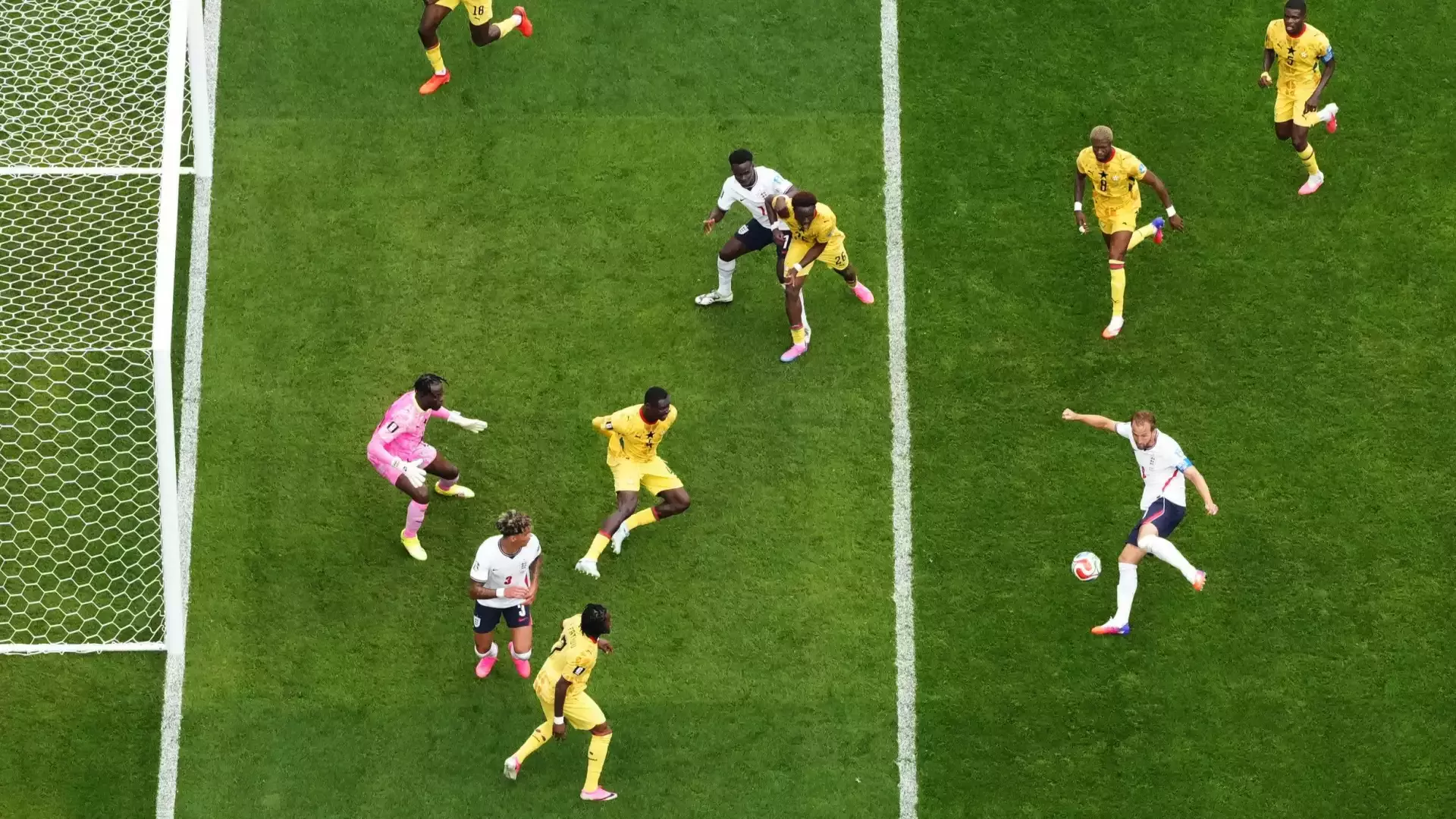 İngiliz futbolcu Harry Kane'in son bölümde kaçırdığı gol pozisyonu.